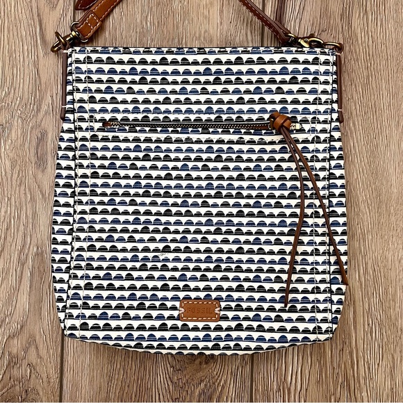Fossil white crossbody with black and blue circular print - Picture 2 of 8